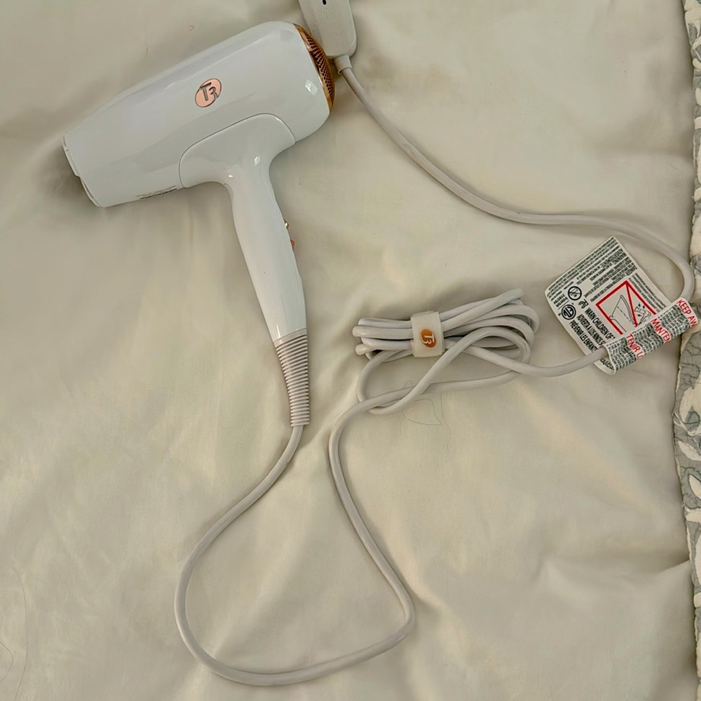 Selling bc i upgraded! Great T3